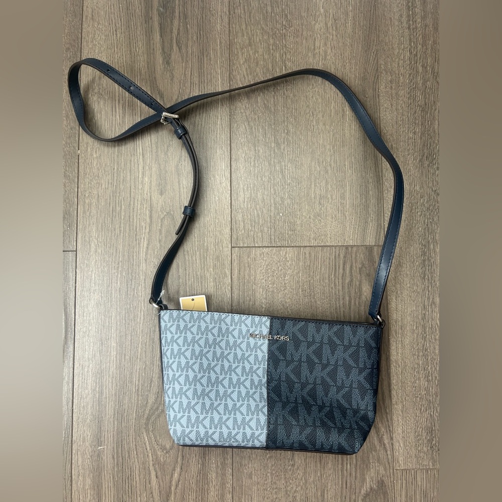 Michael Kors Jet Set Travel Shoulder Bag